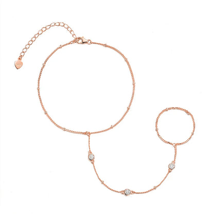 Elegant 925 sterling silver bracelet plated in 18K, adorned with a sparkling round-cut D-colour VVS1 Moissanite stone.