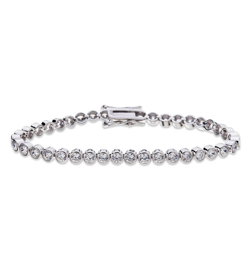 Sparkling full moissanite tennis bracelet in S925 silver, silver-plated with 18K gold, showcasing dazzling 2mm or 3mm stones.